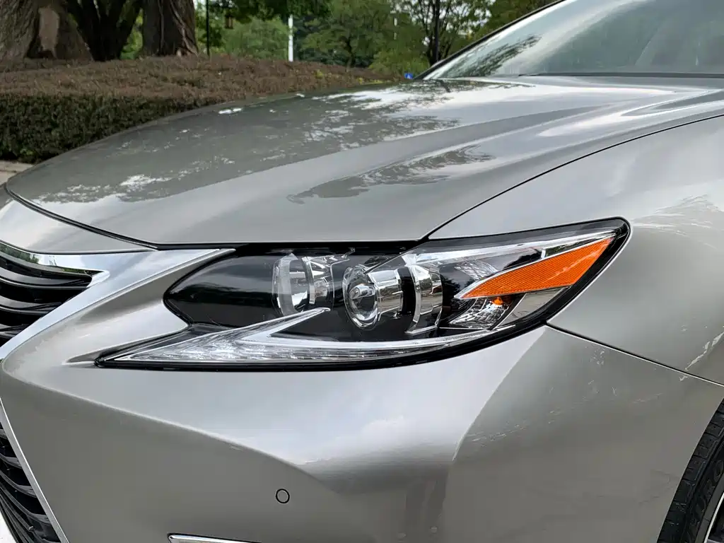 Lexus ES — миниатюра 10