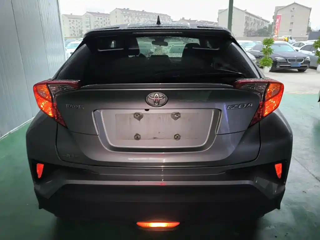 Toyota IZOA — миниатюра 6