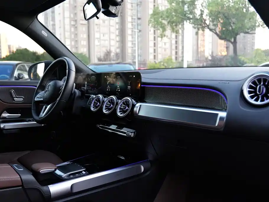 Mercedes-Benz GLB — миниатюра 10
