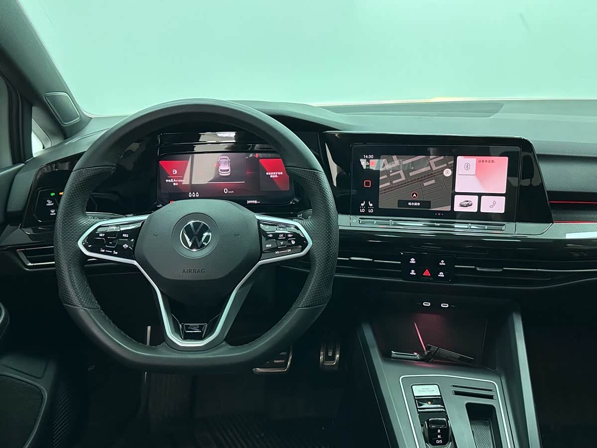 Volkswagen Golf 1.4 л 2022 г. Белый, пробег 39900 км