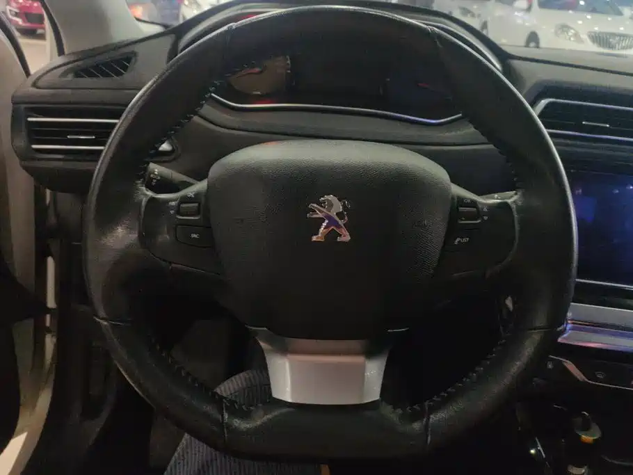Peugeot 308 — миниатюра 15