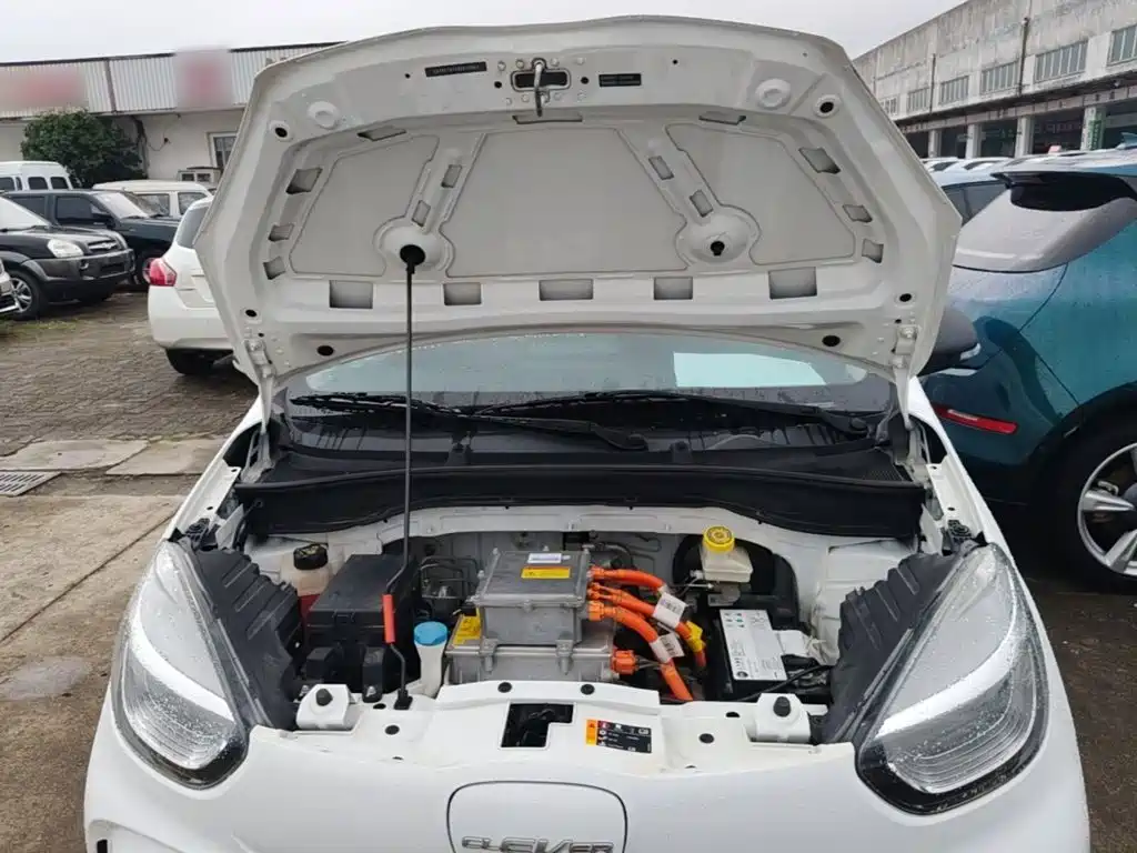 Roewe Clever — миниатюра 20