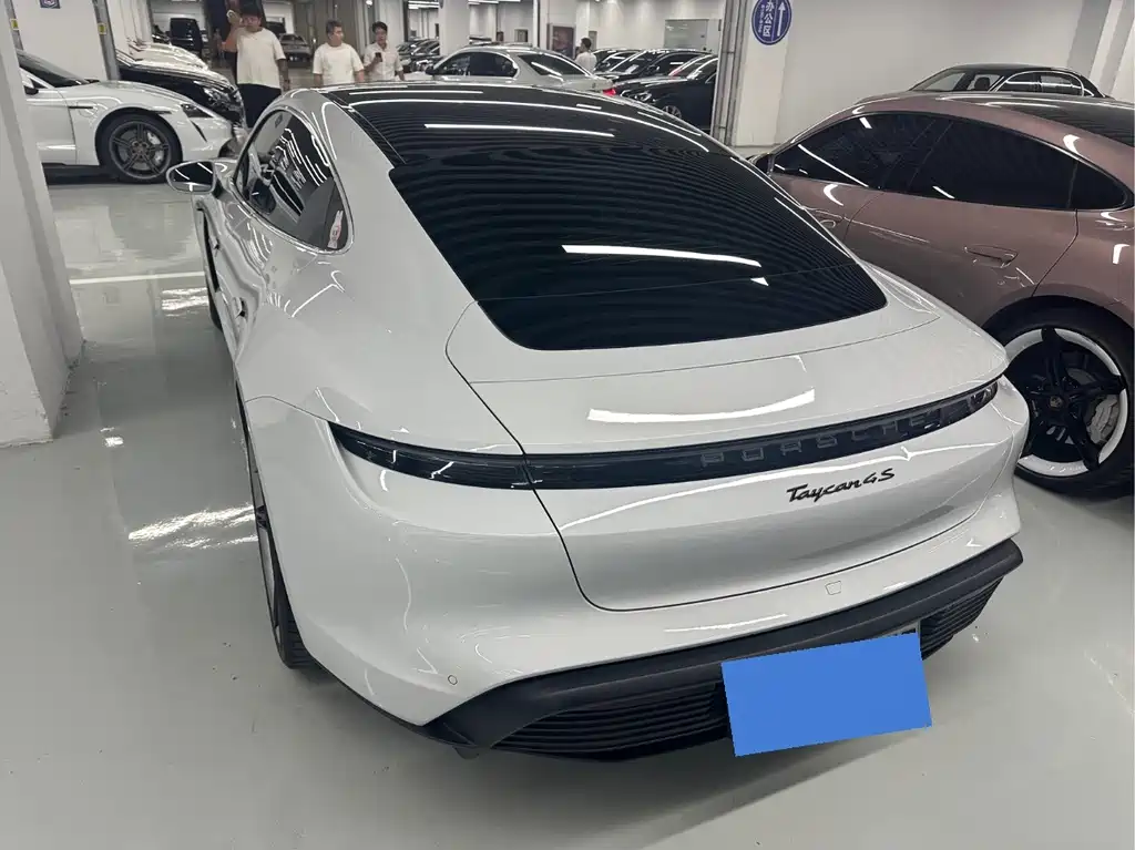Porsche Taycan — миниатюра 16