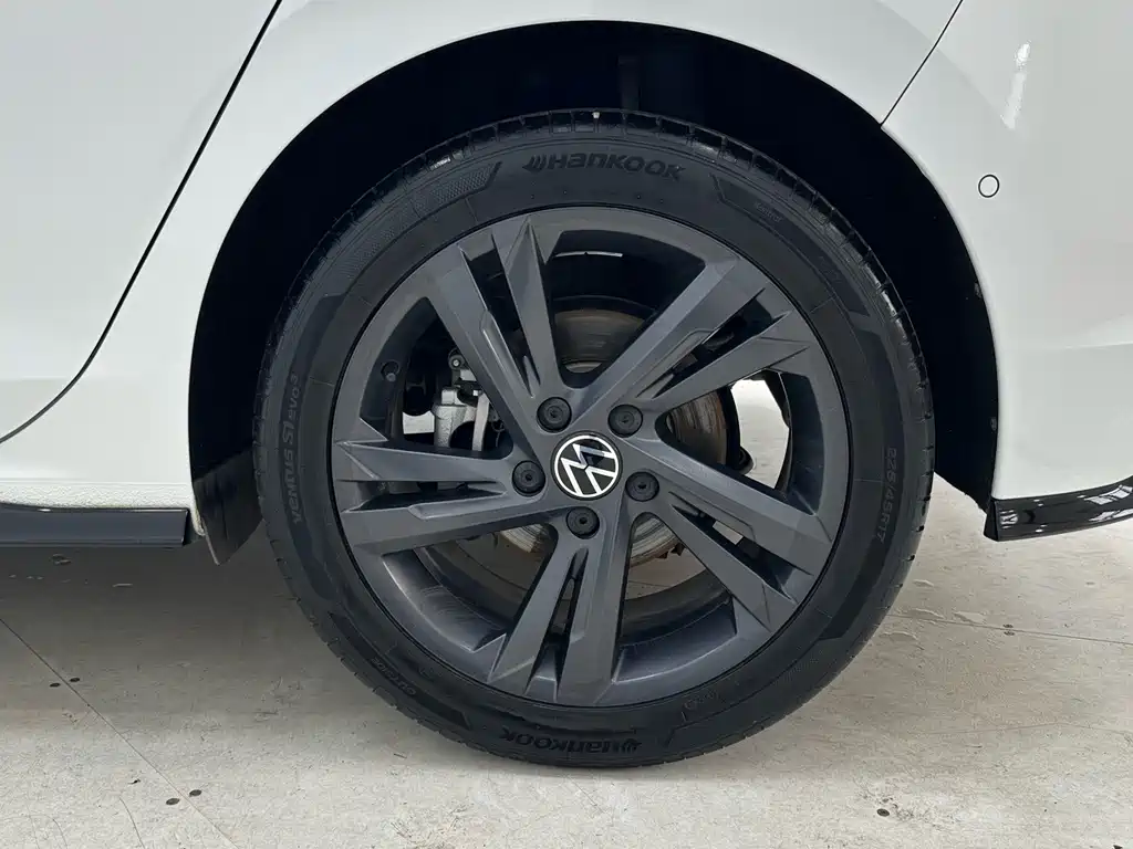 Volkswagen Golf — миниатюра 18