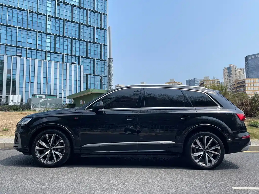 Audi Q7 — миниатюра 3