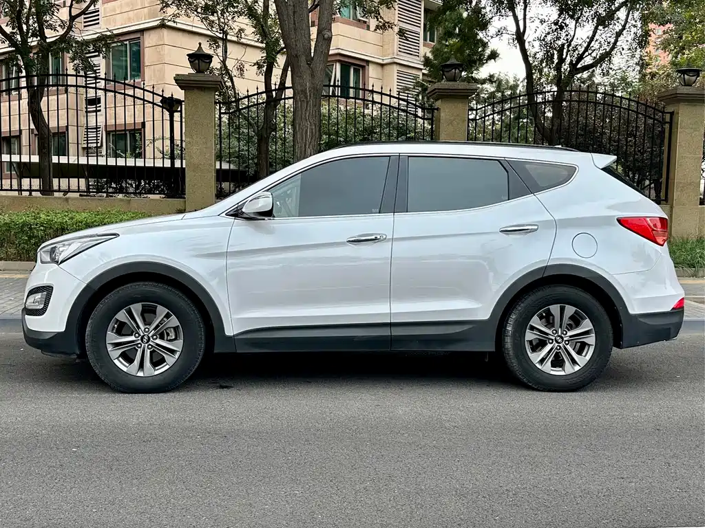 Hyundai Santa Fe — миниатюра 3