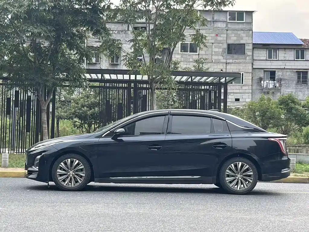 Hongqi Hongqi E-QM5 — миниатюра 7