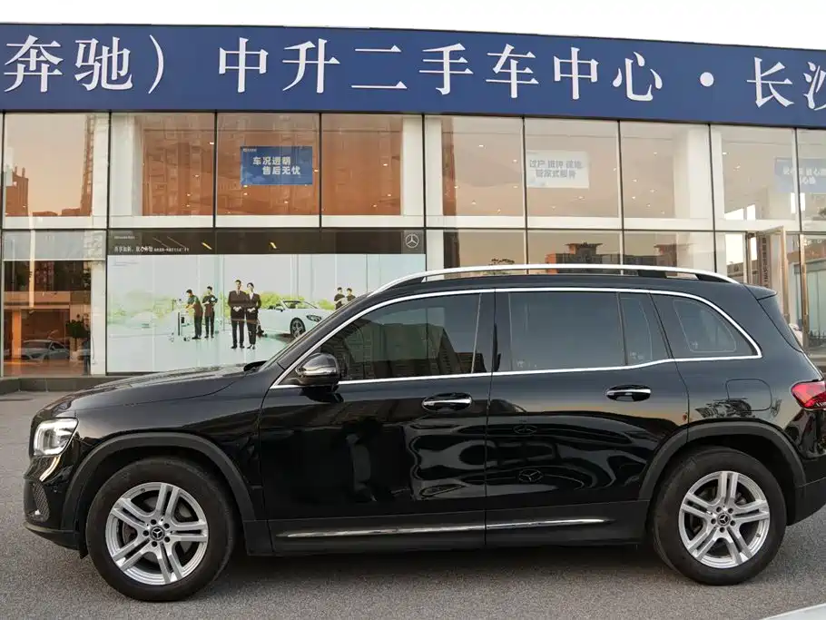 Mercedes-Benz GLB — миниатюра 8