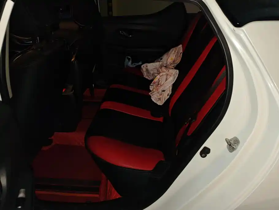 Nissan Bluebird — миниатюра 11