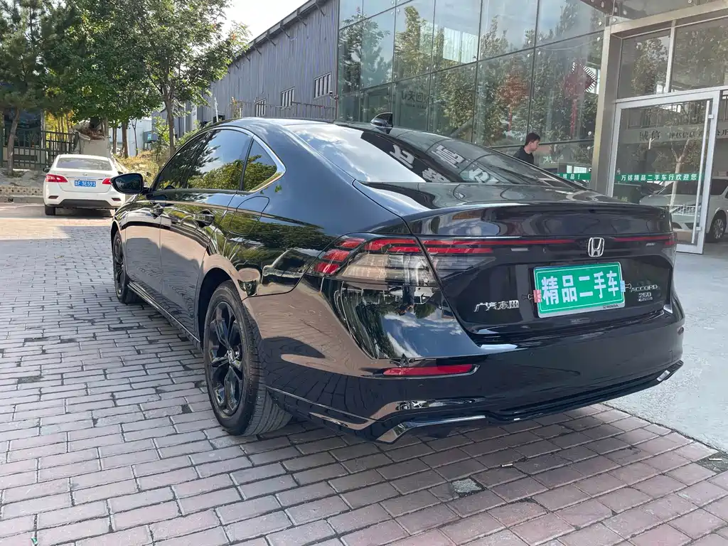Honda Accord — миниатюра 6