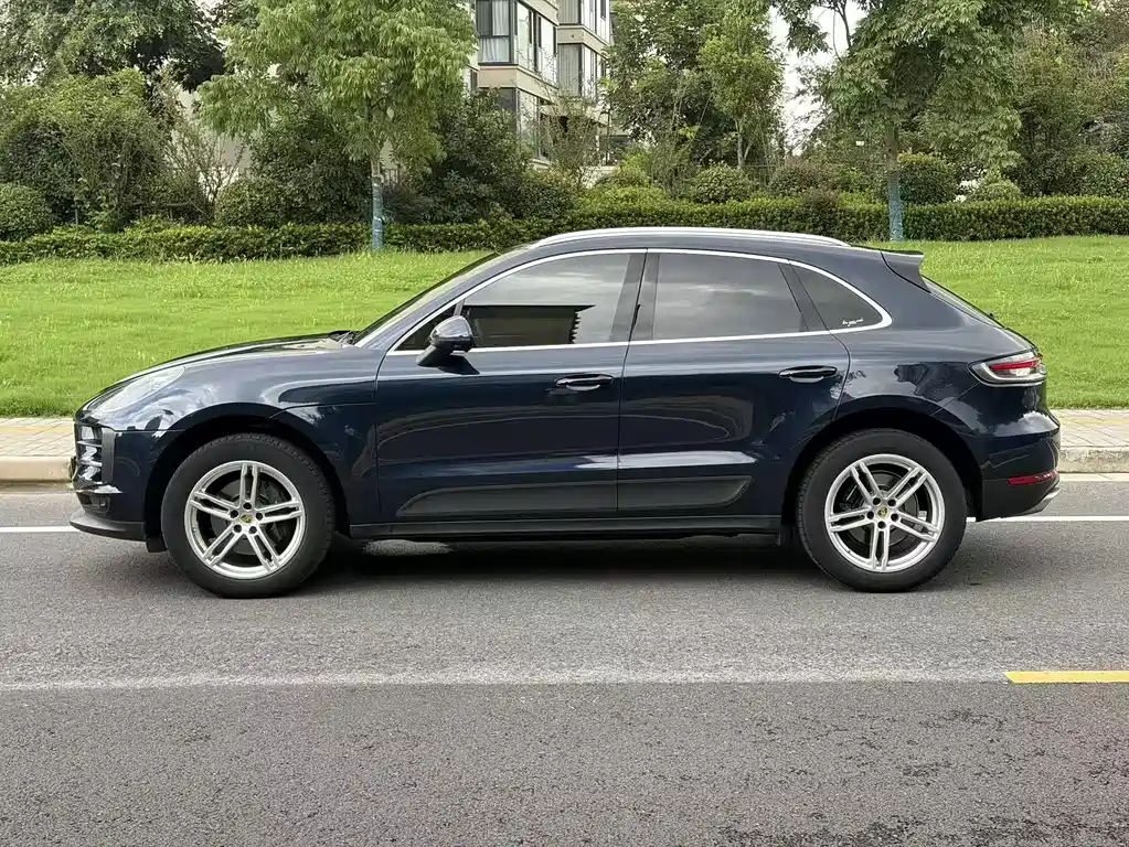 Porsche Macan — миниатюра 7