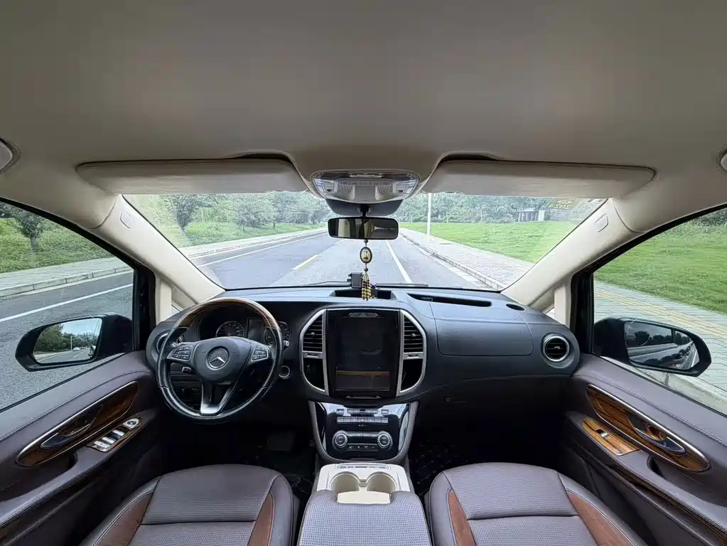 Mercedes-Benz Vito — миниатюра 16