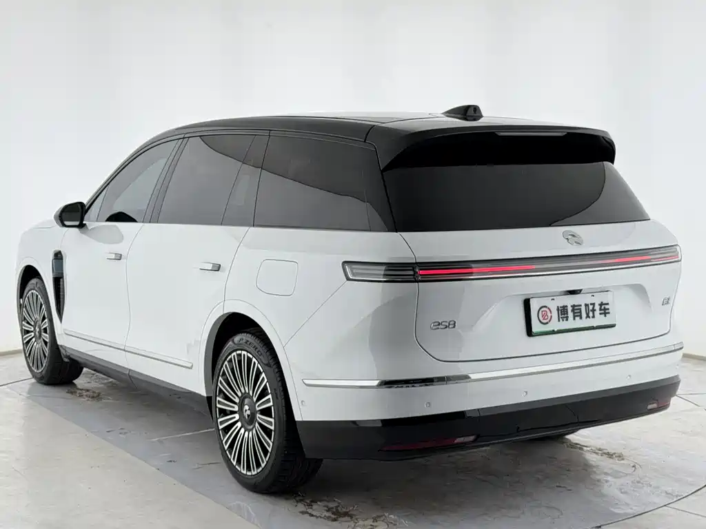 NIO ES8 2026 мест Executive Luxury