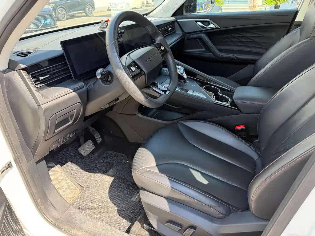 Roewe RX5 — миниатюра 4