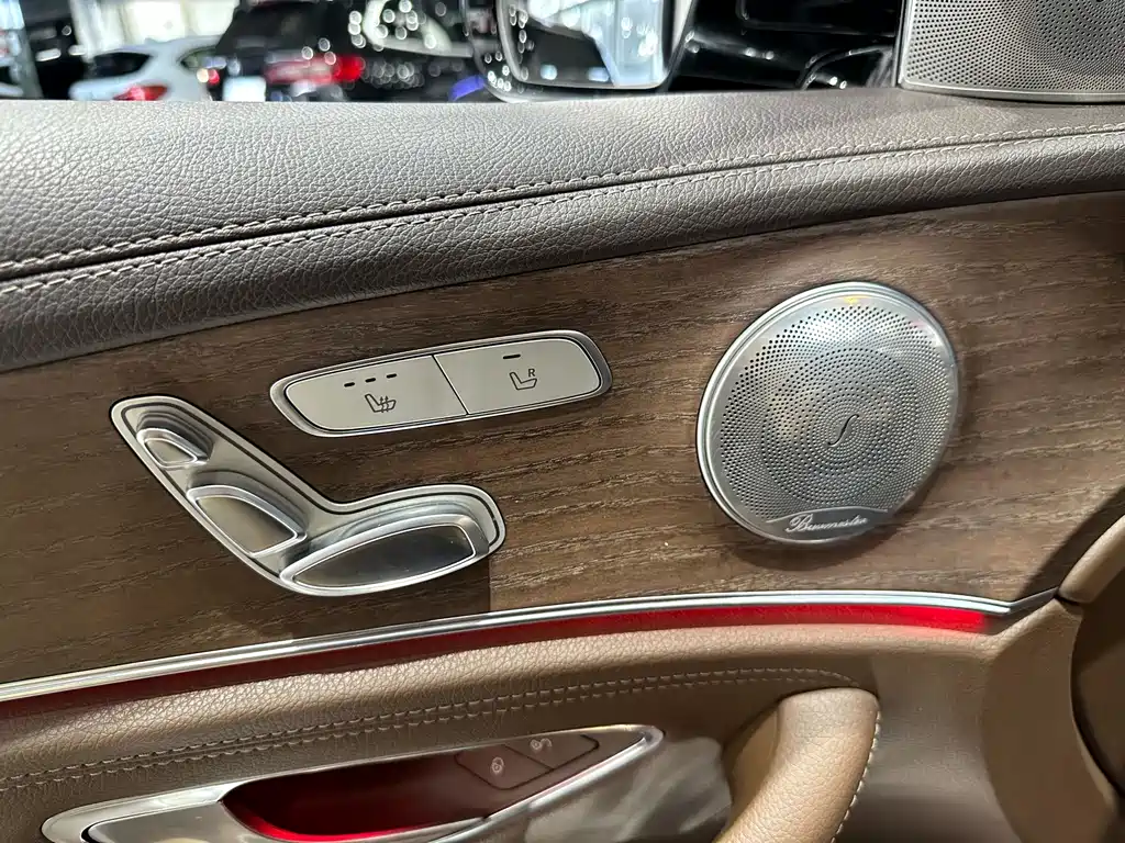 Mercedes-Benz E-Class — миниатюра 4