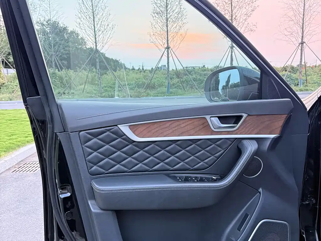 Hongqi Hongqi HS7 — миниатюра 7