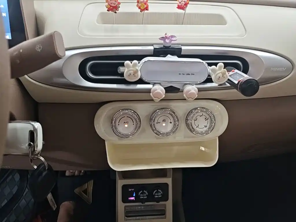 Wuling MINIEV — миниатюра 13