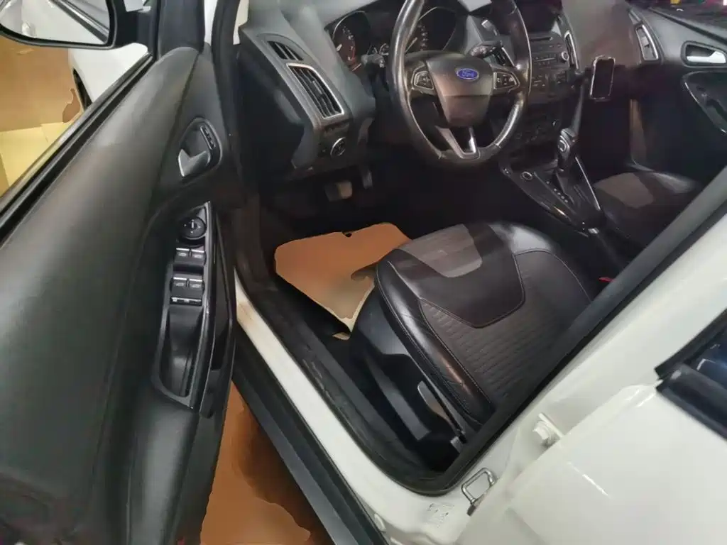 Ford Focus — миниатюра 16
