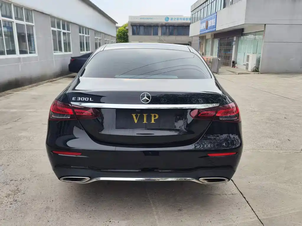 Mercedes-Benz E-Class — миниатюра 4