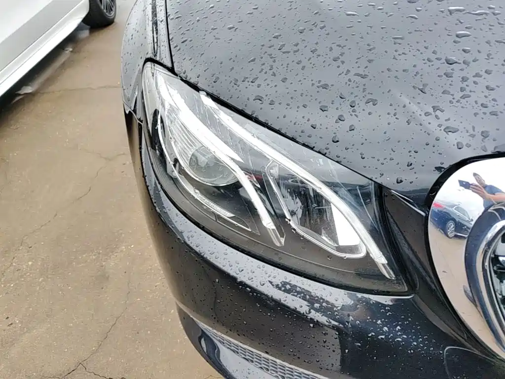 Mercedes-Benz E-Class — миниатюра 11