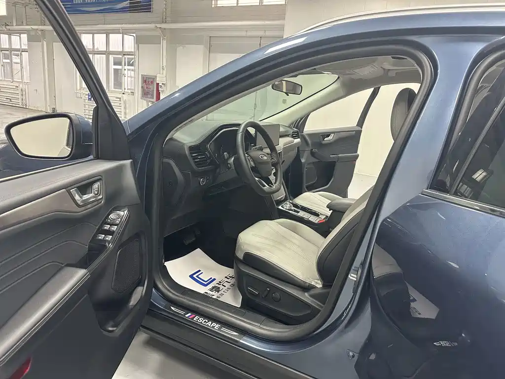 Ford Escape — миниатюра 11