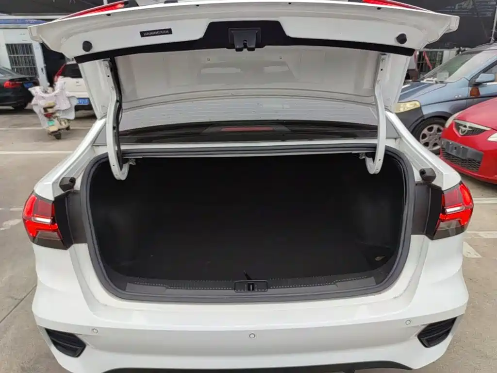 Roewe i5 — миниатюра 19