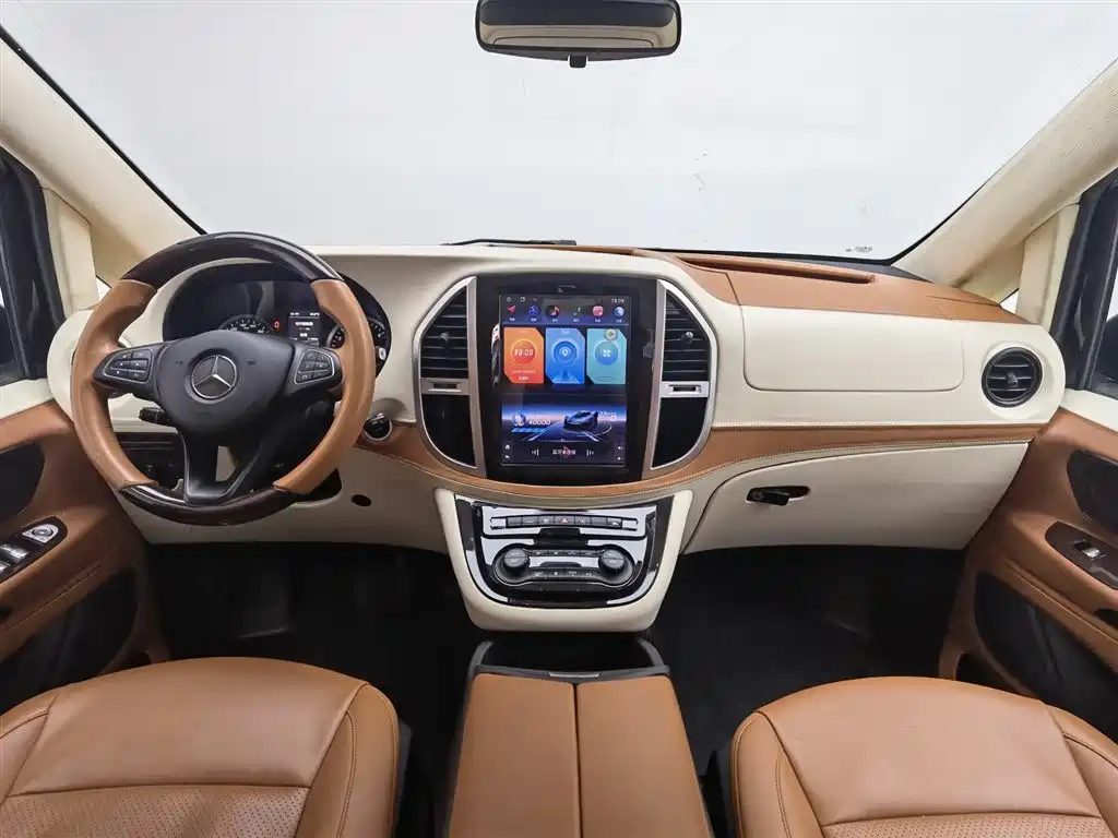 Mercedes-Benz Vito 2020 2.0T Elite 7 мест