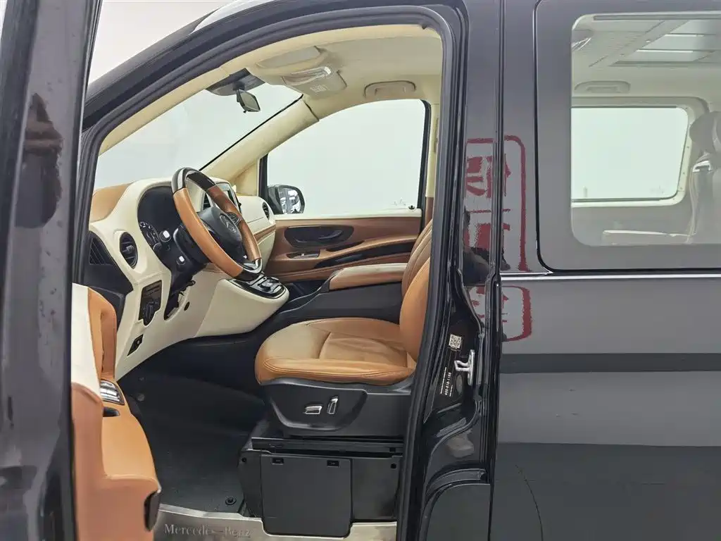Mercedes-Benz Vito 2020 2.0T Elite 7 мест