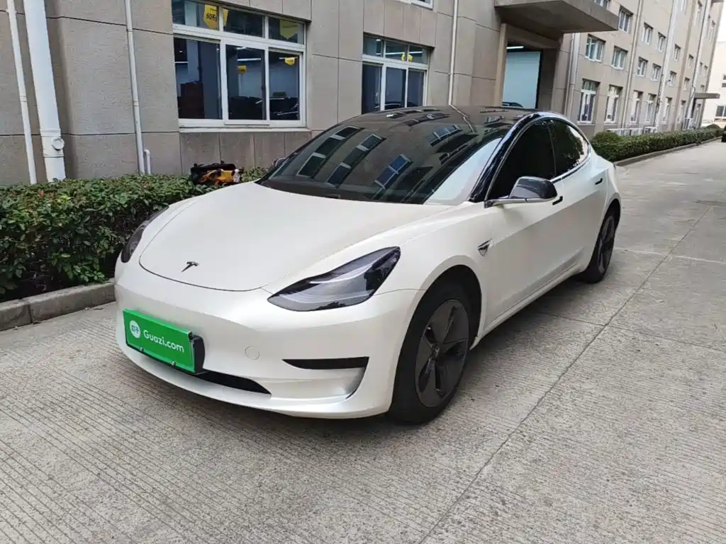 Tesla Model 3 — миниатюра 2