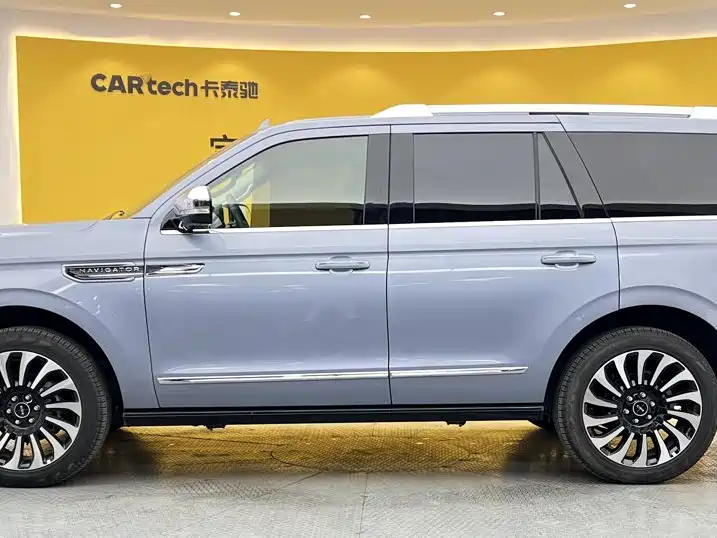 Lincoln Navigator — миниатюра 6
