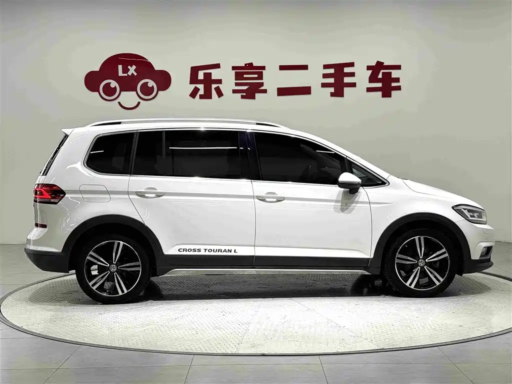 Volkswagen Touran — миниатюра 6