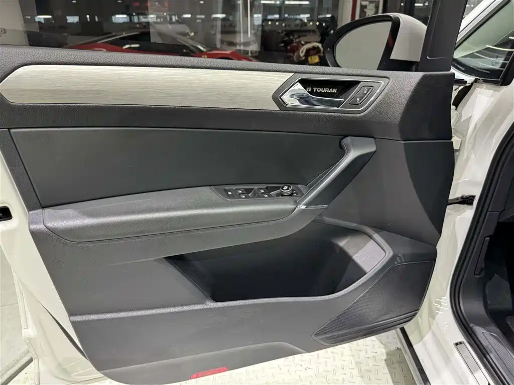 Volkswagen Touran — миниатюра 10