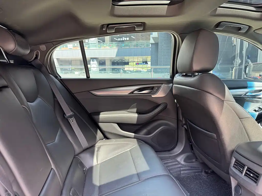 Cadillac CT5 — миниатюра 7