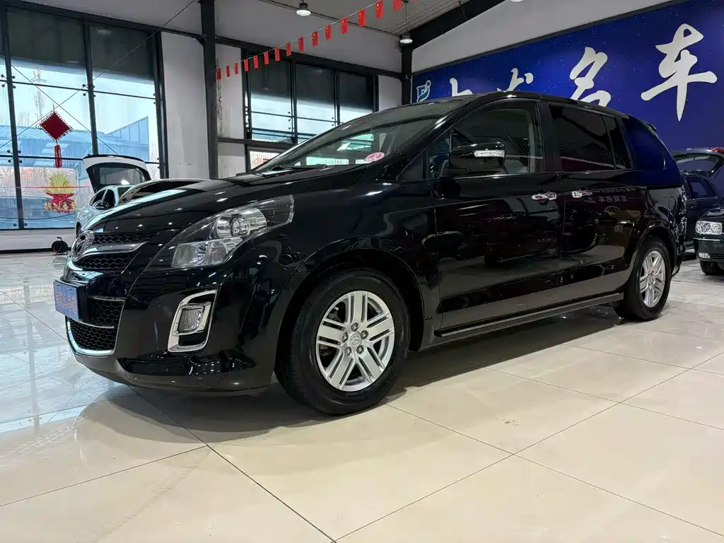 Mazda 8 2013