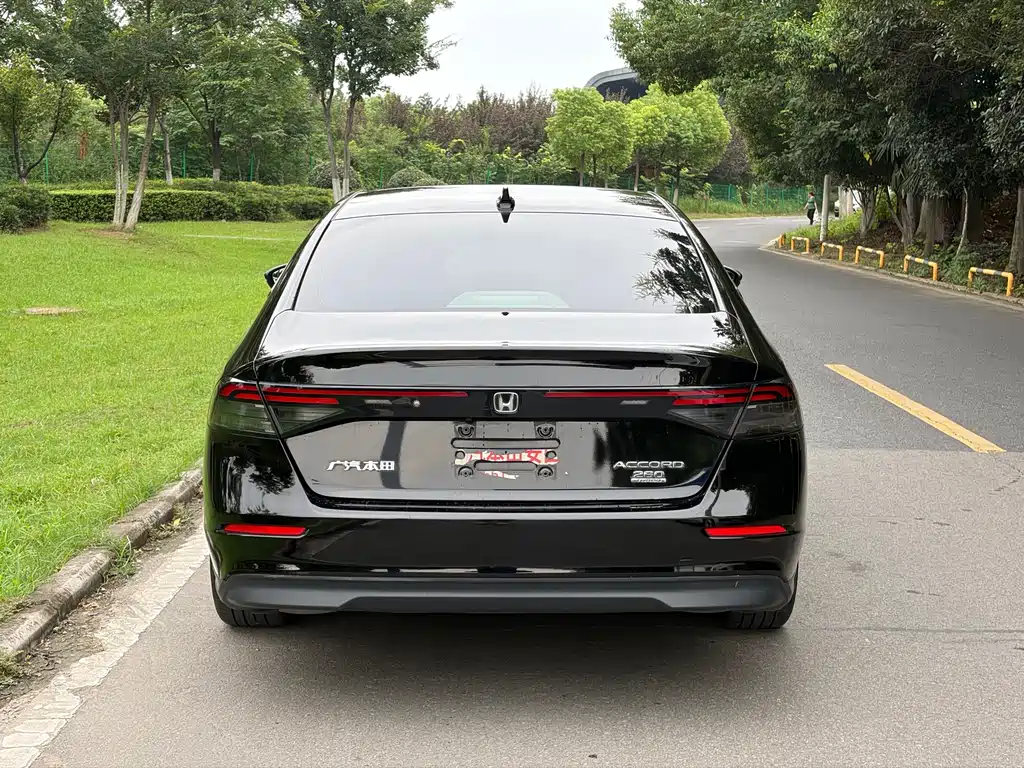 Honda Accord — миниатюра 16