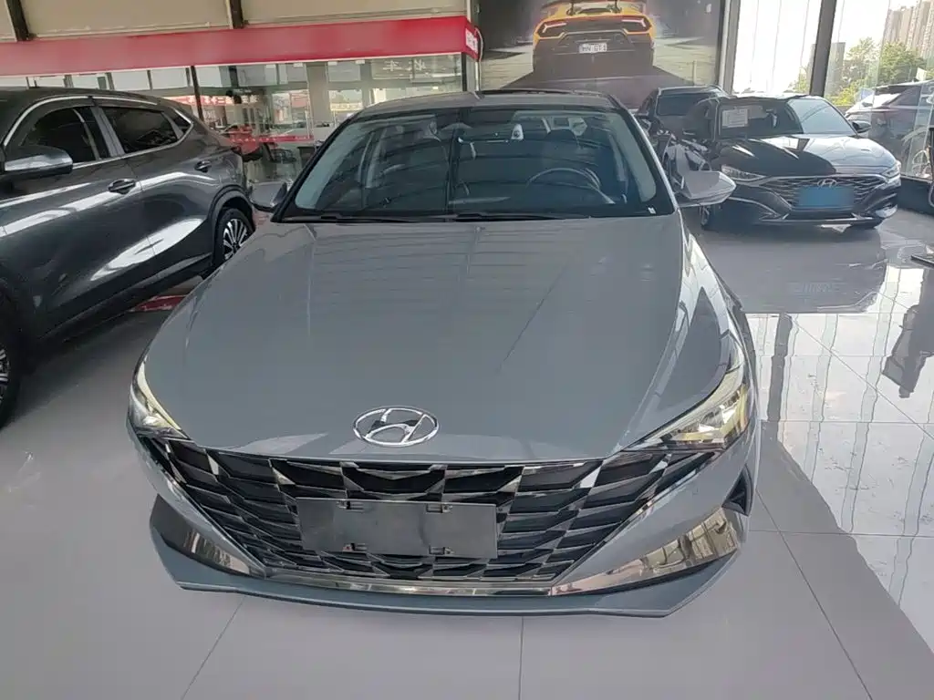 Hyundai Elantra — миниатюра 3