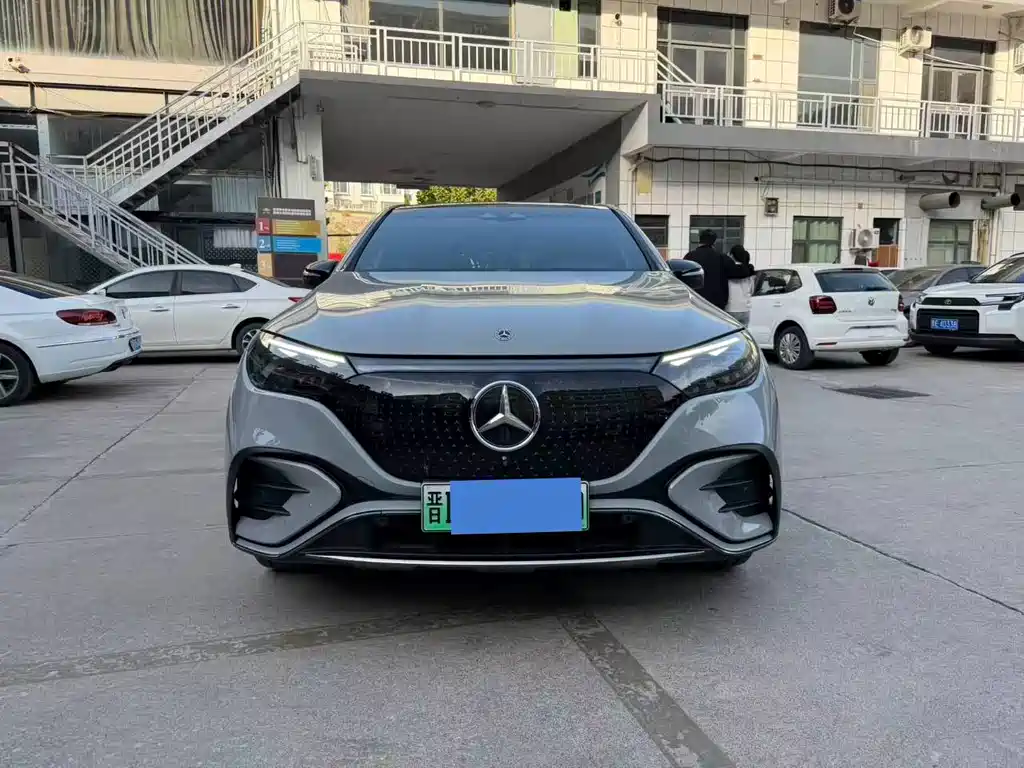Mercedes-Benz EQE SUV — миниатюра 3