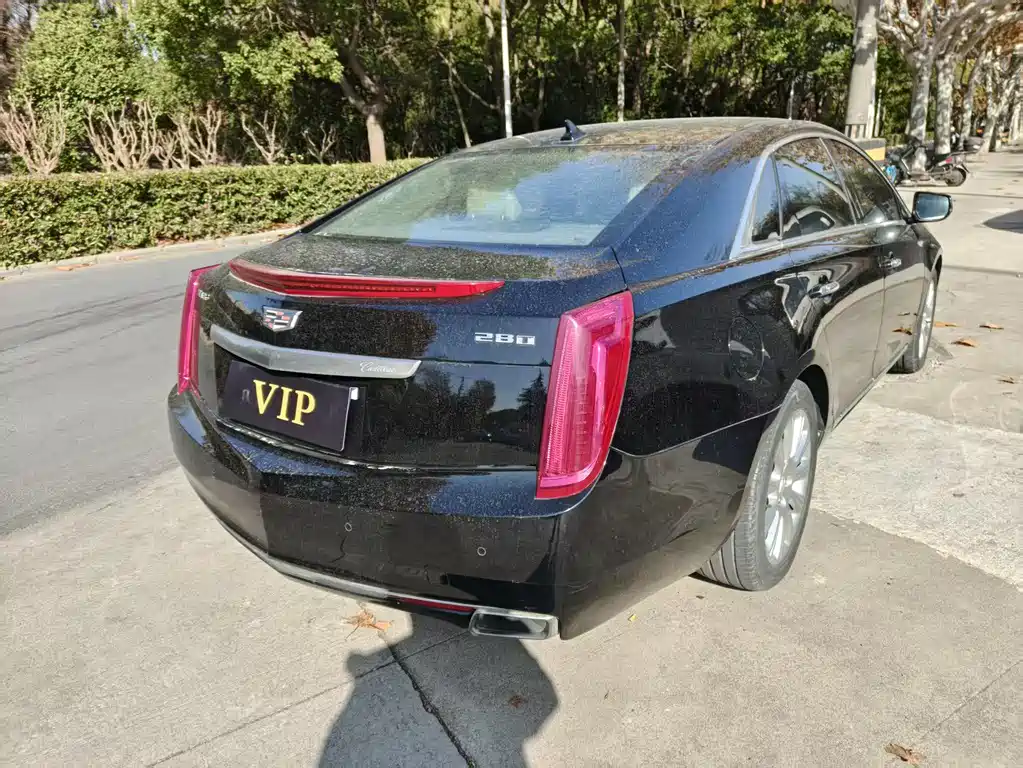 CADILLAC XTS