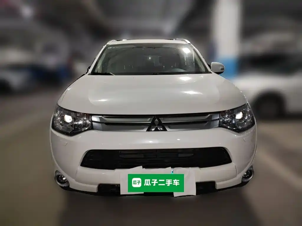Mitsubishi Outlander (Import) — миниатюра 2