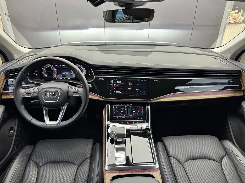 Audi Q7 — миниатюра 5