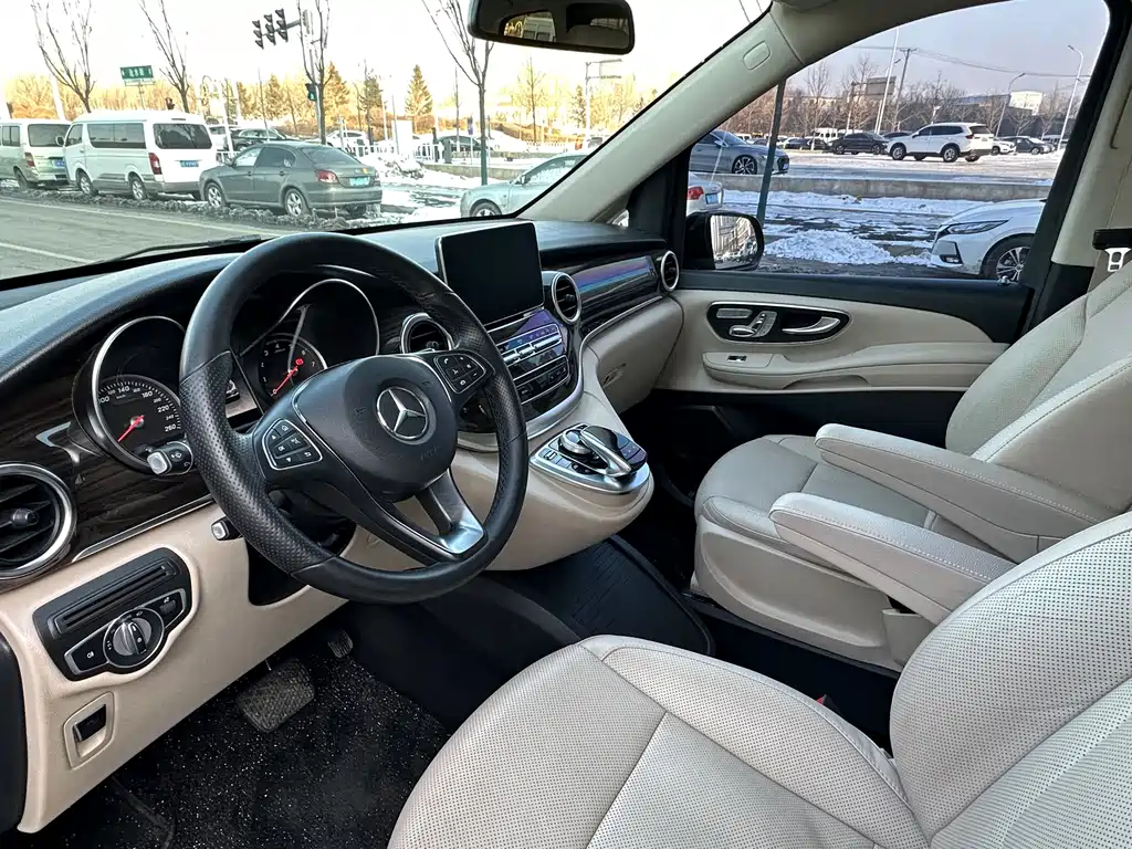 MERCEDES-BENZ V CLASS