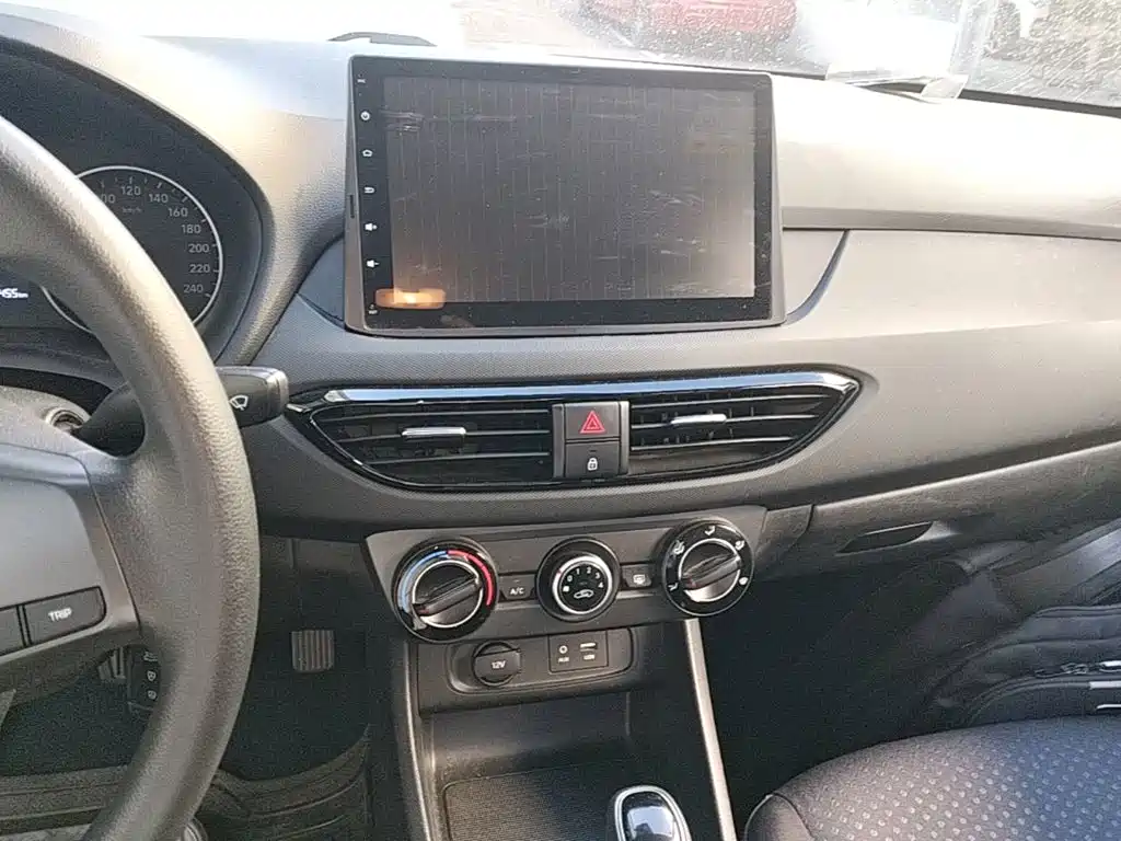 Hyundai Elantra — миниатюра 13