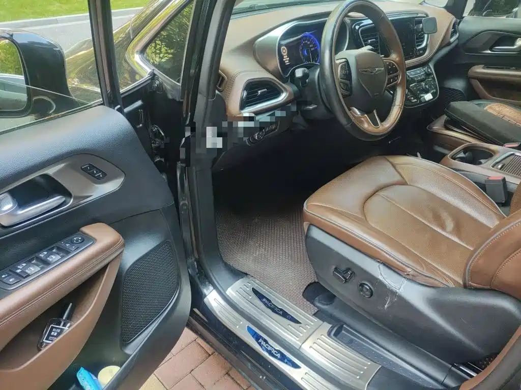 Chrysler Grand Voyager (Import) — миниатюра 12