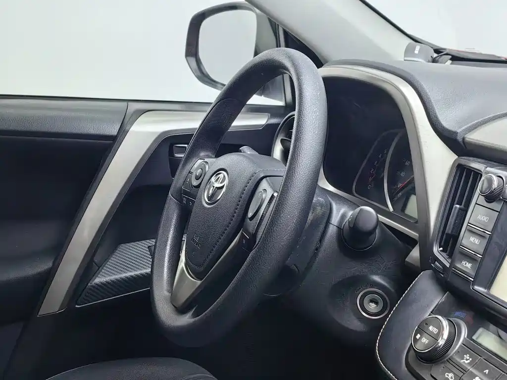 Toyota RAV4 — миниатюра 22