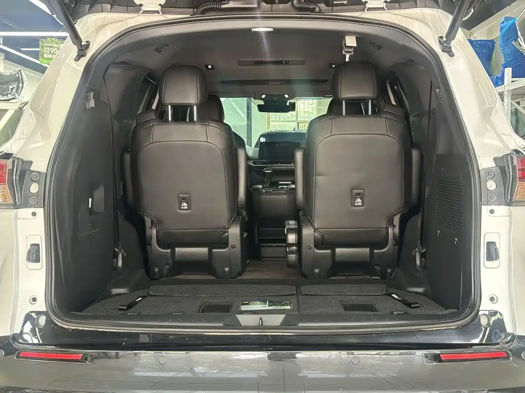 Toyota Sienna — миниатюра 20