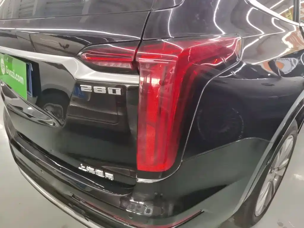 Cadillac XT6 — миниатюра 7