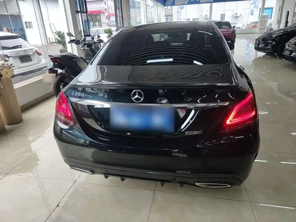 Mercedes-Benz C-Class — миниатюра 6