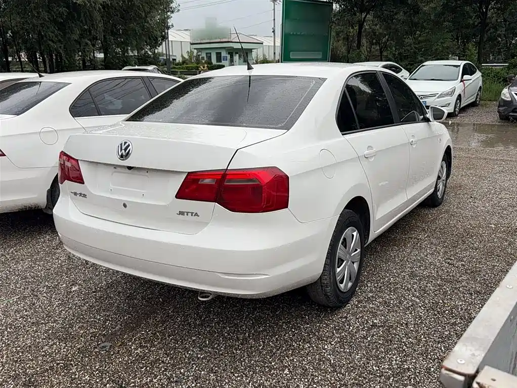 VOLKSWAGEN JETTA