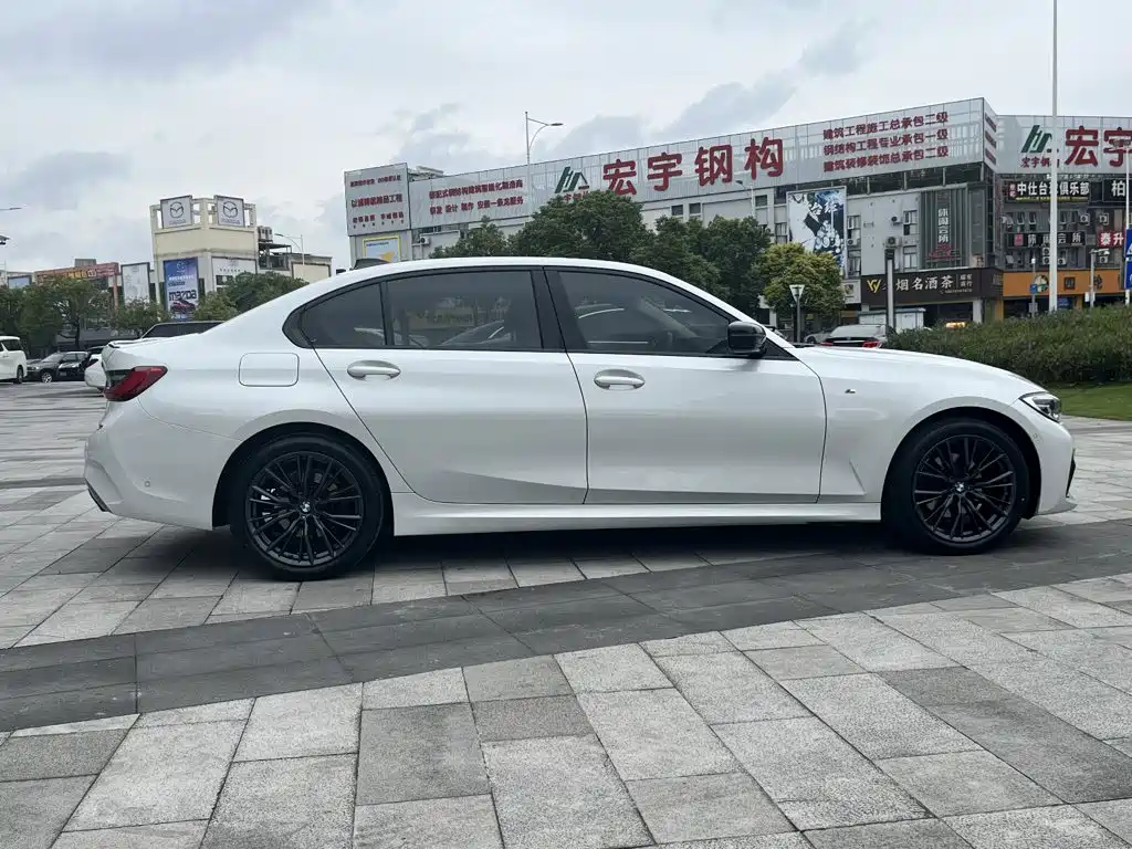 BMW 3 Series — миниатюра 4