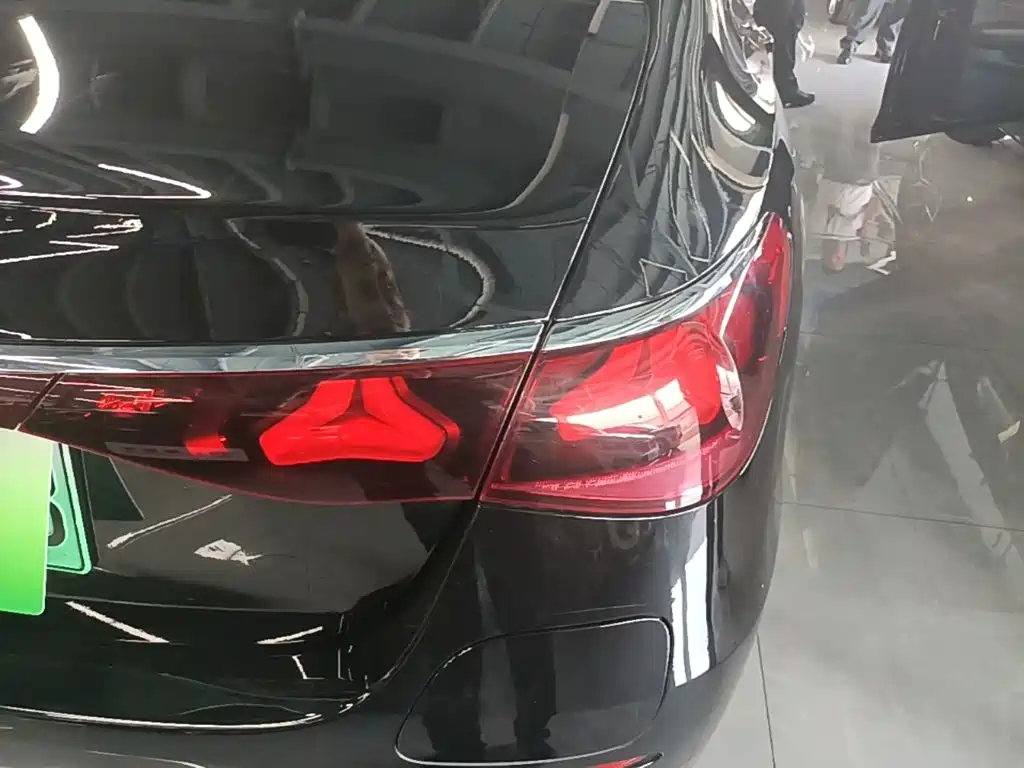 Mercedes-Benz E-Class New Energy — миниатюра 8